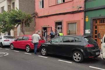 Dos familias de Los Llanos de Telde, con cinco menores a su cargo, denuncian el corte de suministro de agua/TA.